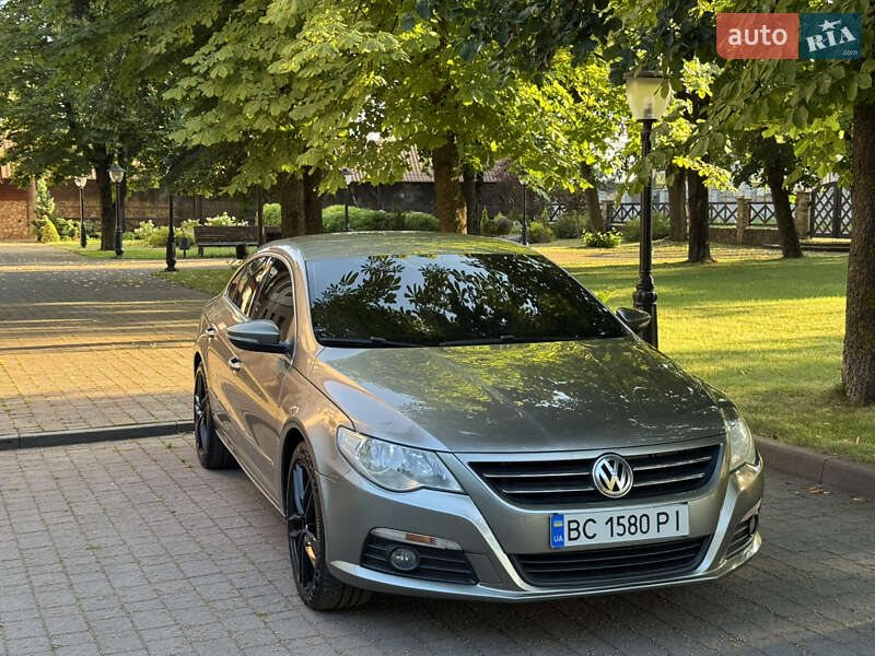 Купе Volkswagen CC / Passat CC 2010 в Брошневе-Осаде