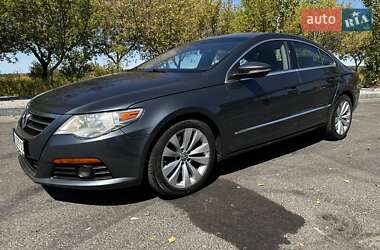 Купе Volkswagen CC / Passat CC 2010 в Николаеве