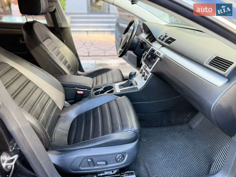 Купе Volkswagen CC / Passat CC 2015 в Києві