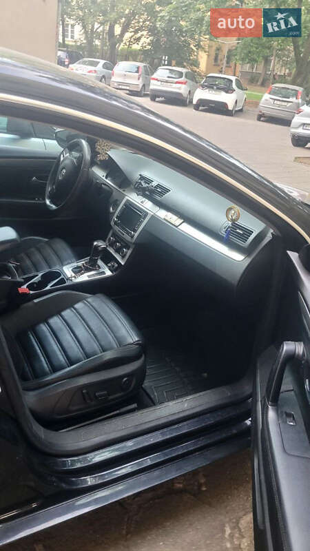 Купе Volkswagen CC / Passat CC 2010 в Иршаве
