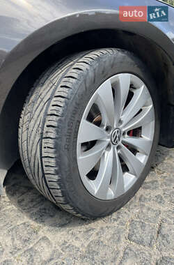 Купе Volkswagen CC / Passat CC 2012 в 