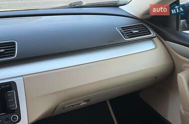 Купе Volkswagen CC / Passat CC 2013 в 