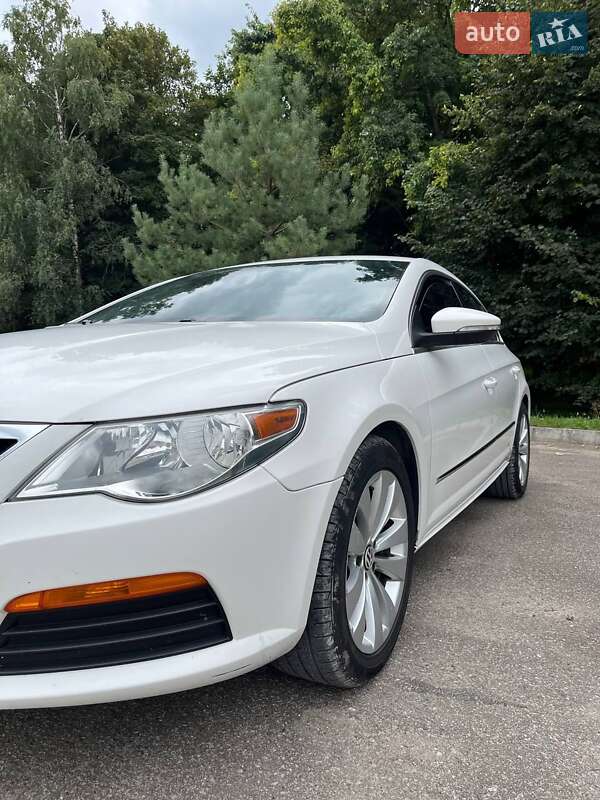 Купе Volkswagen CC / Passat CC 2011 в Борщеві