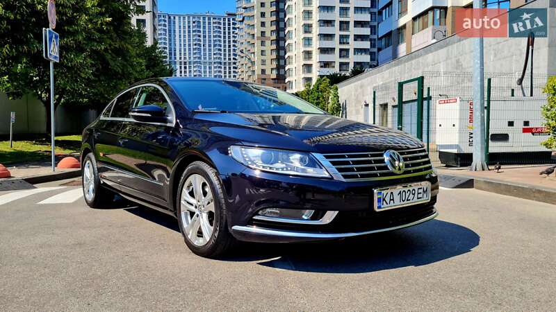 Купе Volkswagen CC / Passat CC 2015 в Киеве