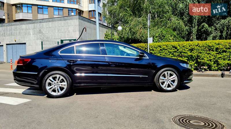 Купе Volkswagen CC / Passat CC 2015 в Киеве