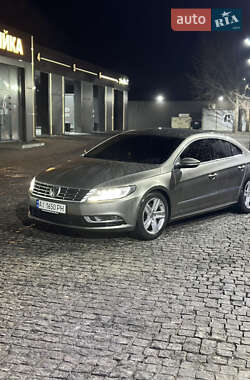 Купе Volkswagen CC / Passat CC 2012 в Києві