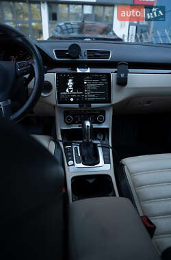 Седан Volkswagen CC / Passat CC 2011 в 