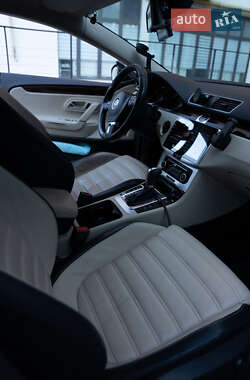 Седан Volkswagen CC / Passat CC 2011 в 