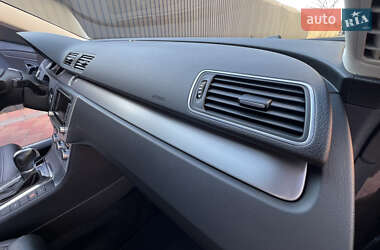 Купе Volkswagen CC / Passat CC 2012 в 