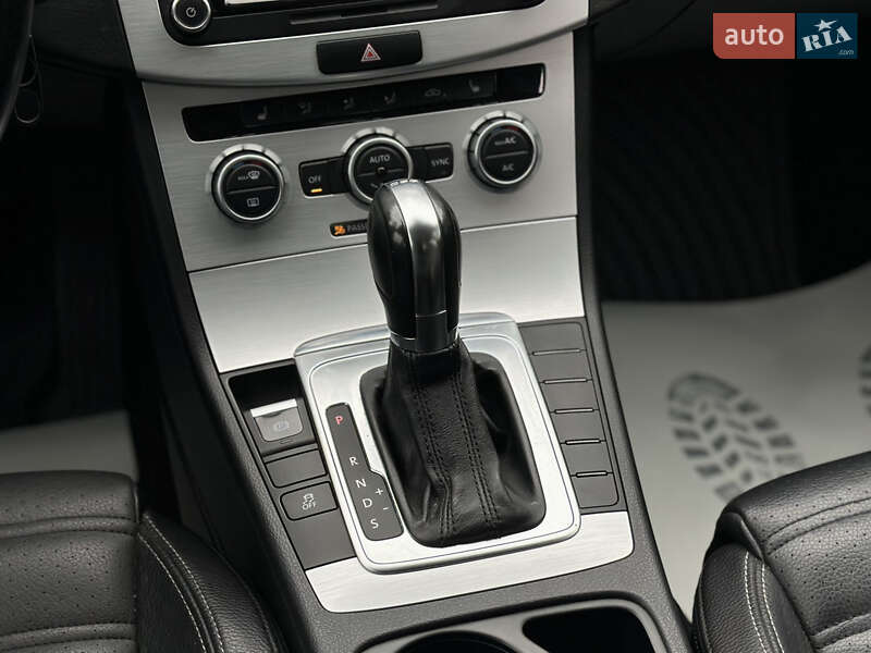 Купе Volkswagen CC / Passat CC 2012 в Шептицькому