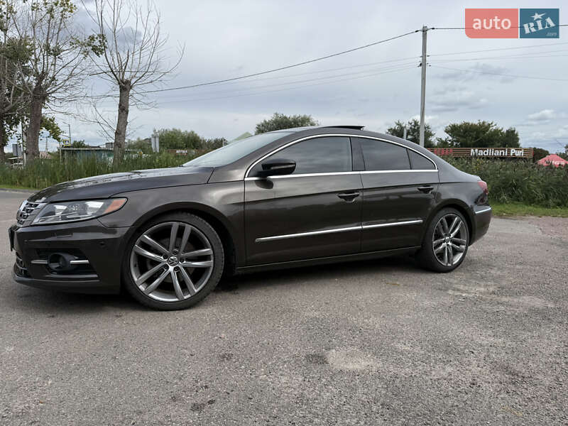 Купе Volkswagen CC / Passat CC 2014 в Вышгороде