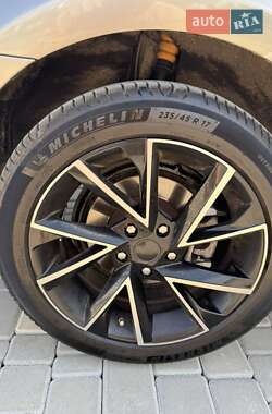 Купе Volkswagen CC / Passat CC 2010 в 