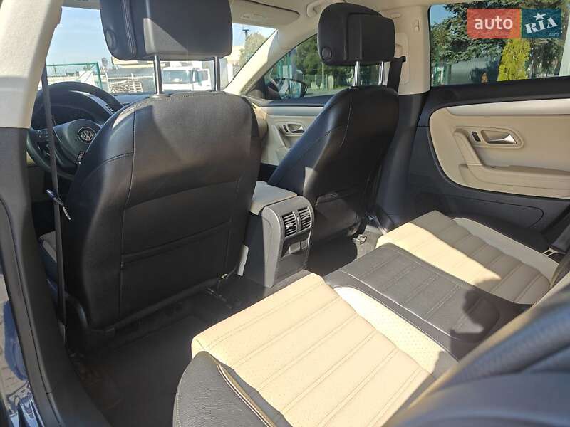 Купе Volkswagen CC / Passat CC 2013 в Львове