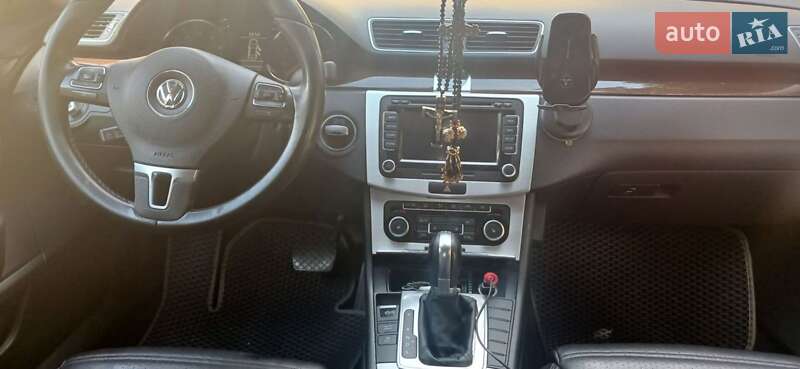 Купе Volkswagen CC / Passat CC 2011 в Кропивницком