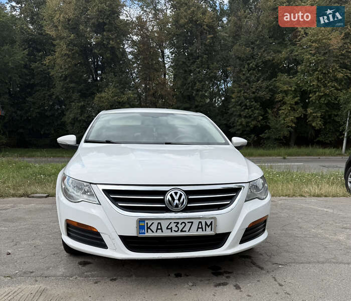 Купе Volkswagen CC / Passat CC 2011 в 