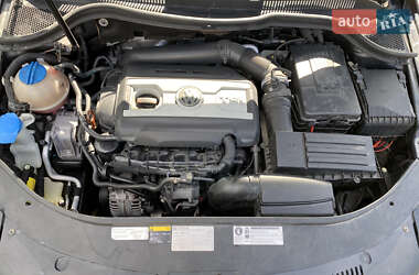 Купе Volkswagen CC / Passat CC 2013 в 