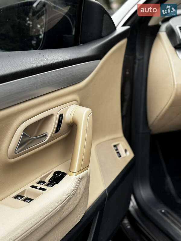 Купе Volkswagen CC / Passat CC 2012 в Лубнах
