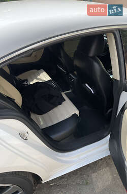 Купе Volkswagen CC / Passat CC 2012 в 