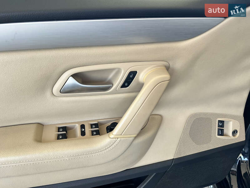 Купе Volkswagen CC / Passat CC 2014 в Николаеве