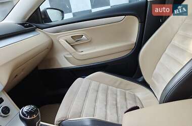 Купе Volkswagen CC / Passat CC 2012 в 