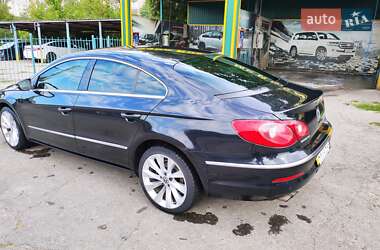 Купе Volkswagen CC / Passat CC 2011 в 