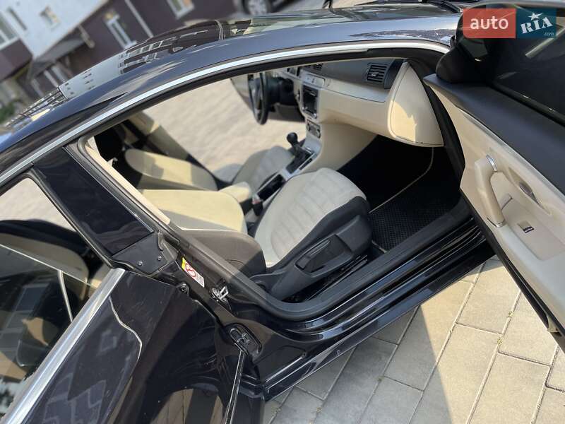 Купе Volkswagen CC / Passat CC 2008 в Охтирці