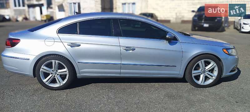 Купе Volkswagen CC / Passat CC 2012 в Києві