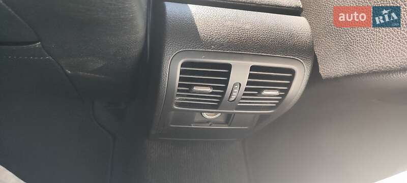 Купе Volkswagen CC / Passat CC 2012 в Києві