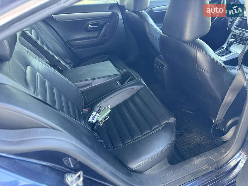 Купе Volkswagen CC / Passat CC 2011 в Звягеле