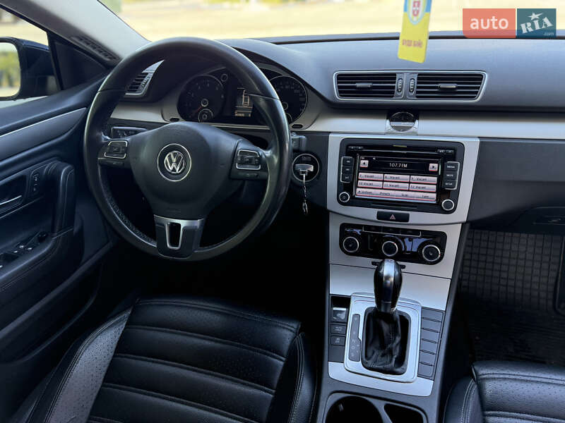 Купе Volkswagen CC / Passat CC 2011 в Звягеле