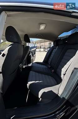 Купе Volkswagen CC / Passat CC 2011 в 