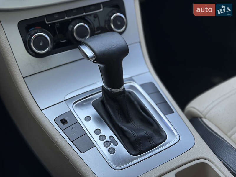 Купе Volkswagen CC / Passat CC 2009 в Тернополе