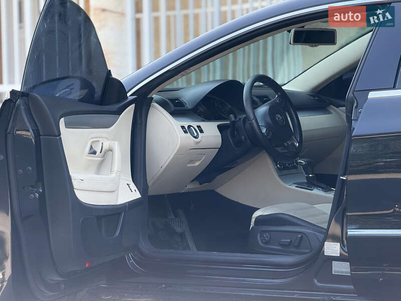 Купе Volkswagen CC / Passat CC 2009 в Тернополе