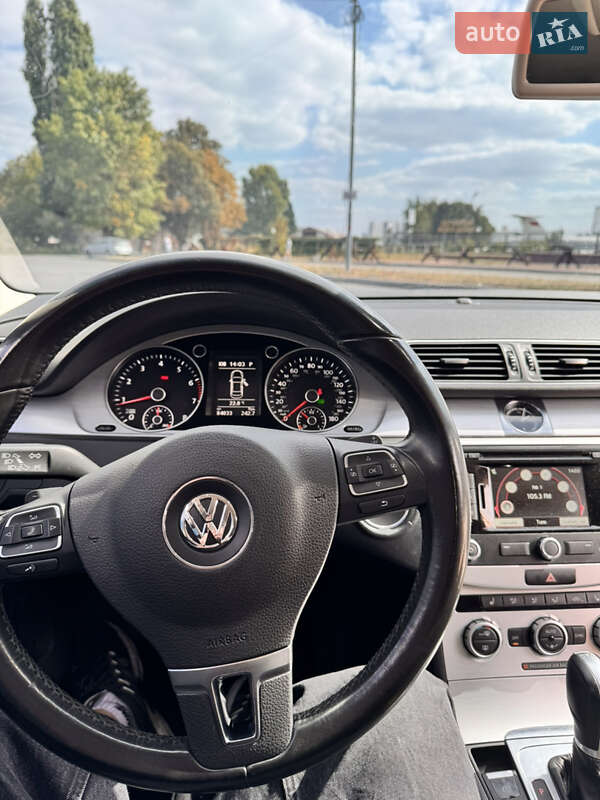 Купе Volkswagen CC / Passat CC 2014 в Киеве
