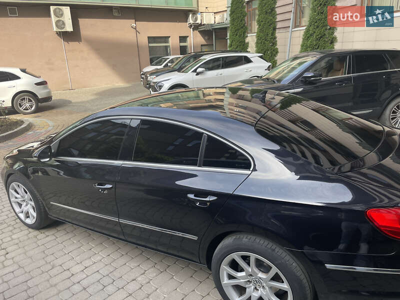 Купе Volkswagen CC / Passat CC 2010 в Ужгороде