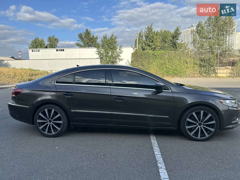Купе Volkswagen CC / Passat CC 2012 в Киеве