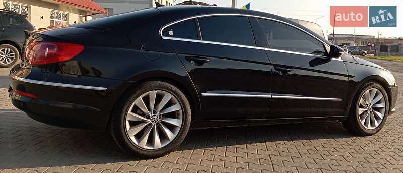 Купе Volkswagen CC / Passat CC 2011 в Чернівцях