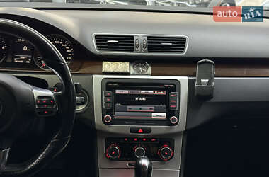 Купе Volkswagen CC / Passat CC 2011 в 
