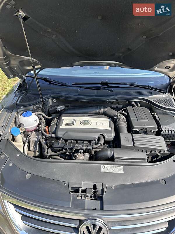 Купе Volkswagen CC / Passat CC 2009 в Киеве