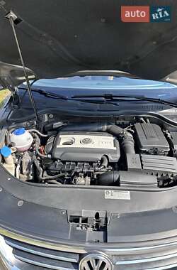 Купе Volkswagen CC / Passat CC 2009 в 