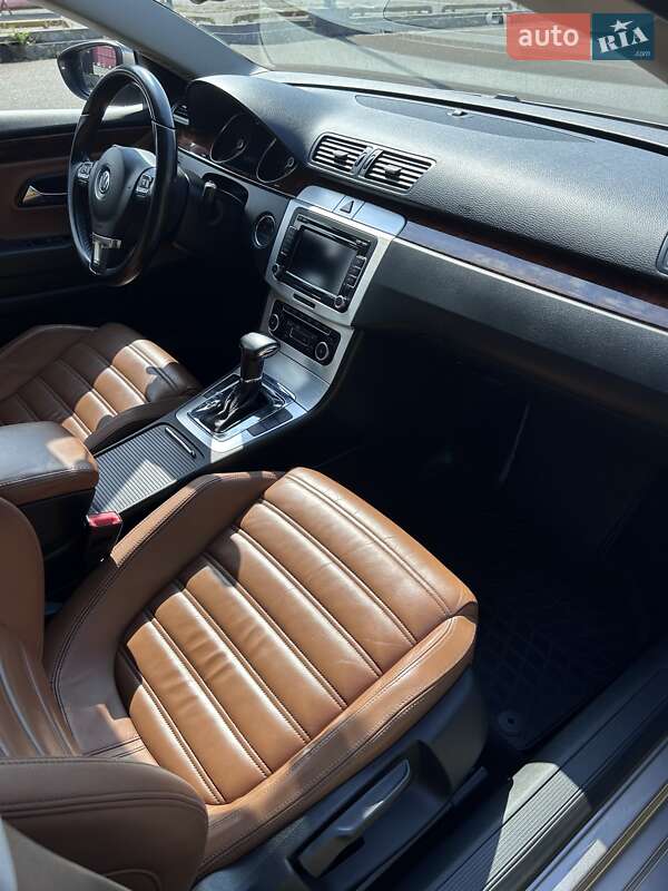 Купе Volkswagen CC / Passat CC 2009 в Киеве
