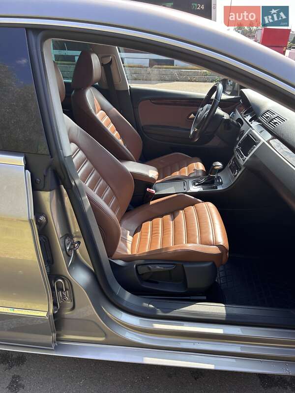 Купе Volkswagen CC / Passat CC 2009 в Киеве