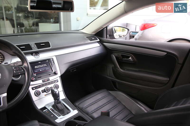 Купе Volkswagen CC / Passat CC 2012 в Києві