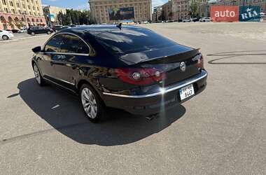 Купе Volkswagen CC / Passat CC 2011 в 