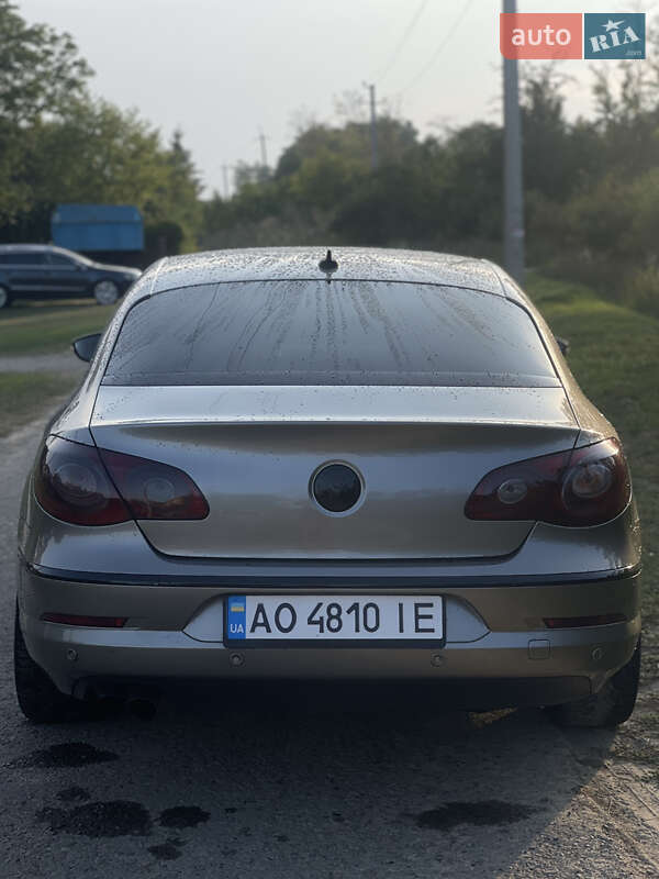 Купе Volkswagen CC / Passat CC 2010 в Калуше