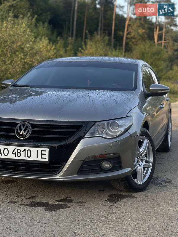 Купе Volkswagen CC / Passat CC 2010 в Калуше