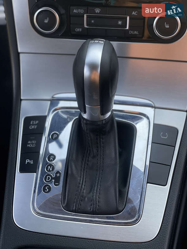 Купе Volkswagen CC / Passat CC 2010 в Калуше