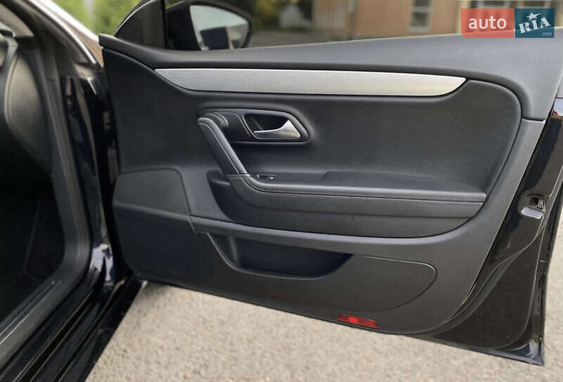 Купе Volkswagen CC / Passat CC 2014 в Ужгороде