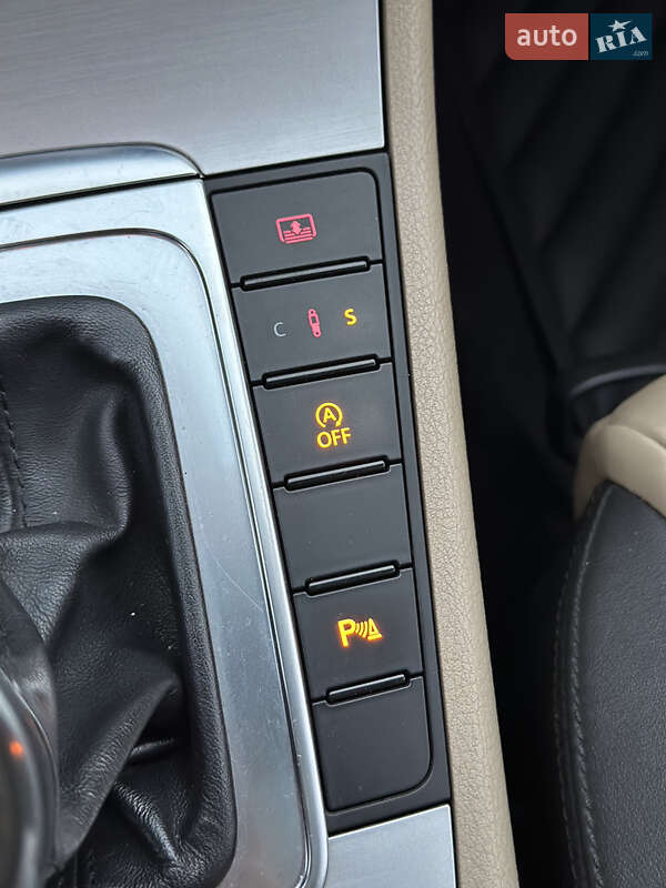 Купе Volkswagen CC / Passat CC 2013 в Ужгороде