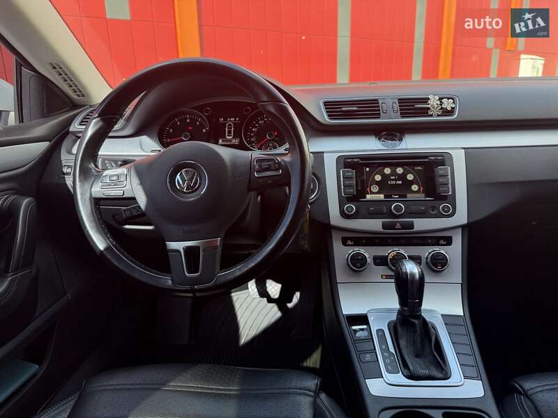 Купе Volkswagen CC / Passat CC 2015 в Киеве